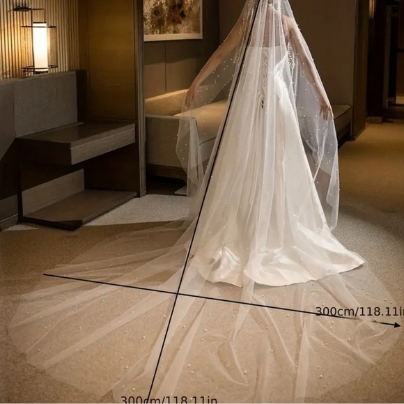 Wedding veil with pearls New ✨✨💕💕💕 - Picture 5 of 8